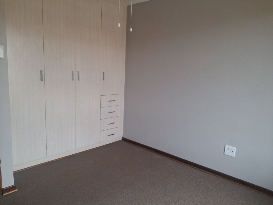 To Let 3 Bedroom Property for Rent in Hillside Free State